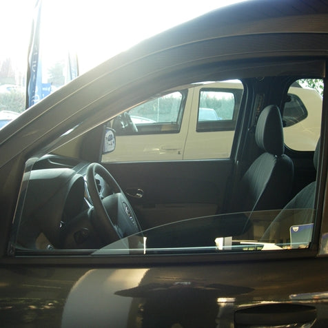 Přední ofuky oken FARAD pro Dacia Lodgy J92 (2012–2022) / Dokker K67 (2013–2021), 2 ks, 5dveřové vozidlo